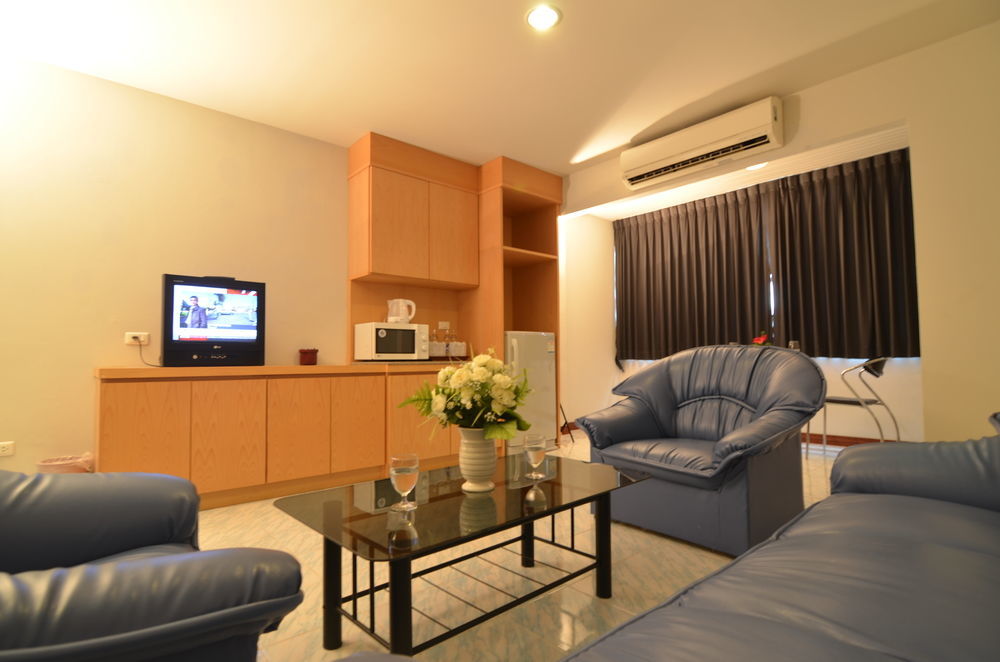 Oyo 257 Sea Paradise Hotel Sattahip Exterior photo