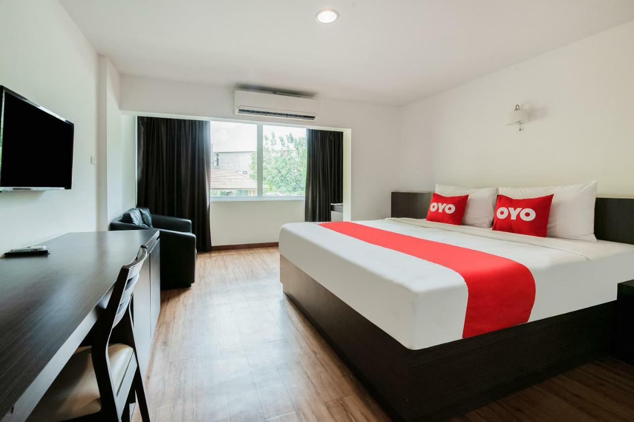 Oyo 257 Sea Paradise Hotel Sattahip Exterior photo