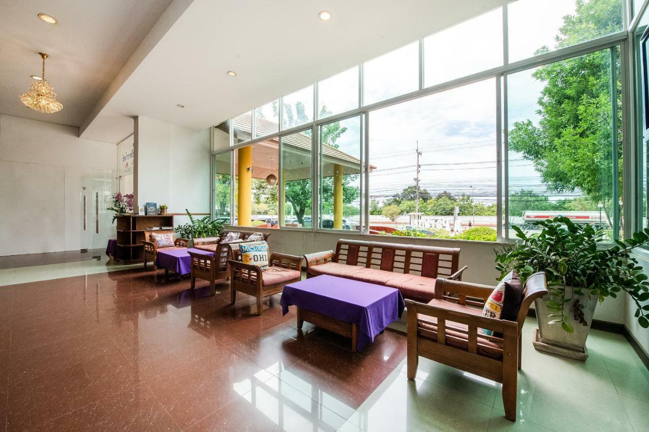 Oyo 257 Sea Paradise Hotel Sattahip Exterior photo