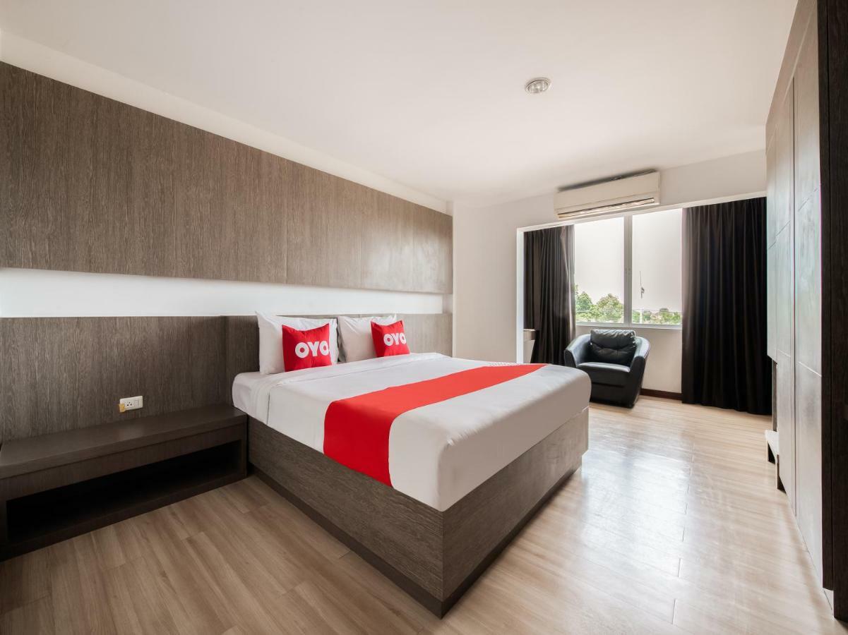 Oyo 257 Sea Paradise Hotel Sattahip Exterior photo